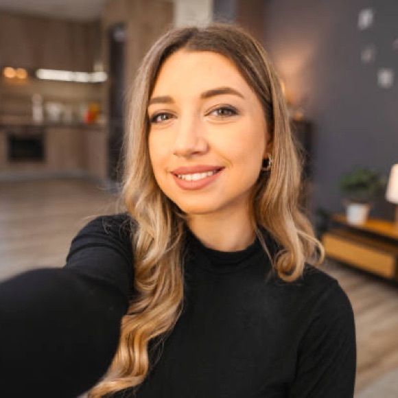 Meet Your Seller/Buyer Jessie! - Picture 1 of 5